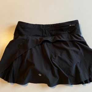 Lululemon size 4 black skirt